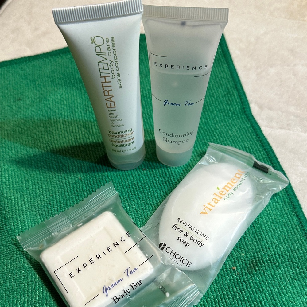 🐸2/$10🐸Earth Green Tea Skincare Collection